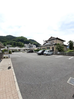 【駐車場】 | シャン・ド・フルール | 敷地内駐車場