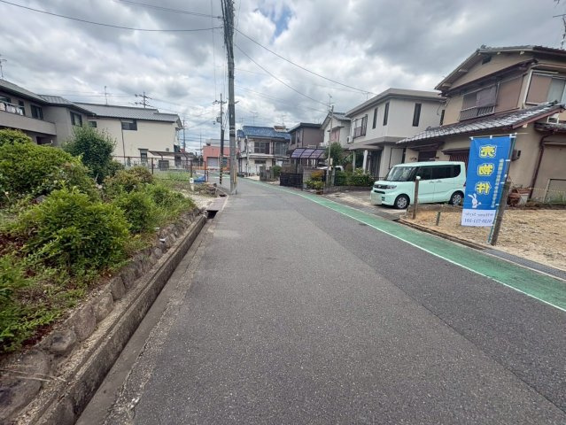 【前面道路含む現地写真】 | 薪茶屋前　売土地（建築条件無）