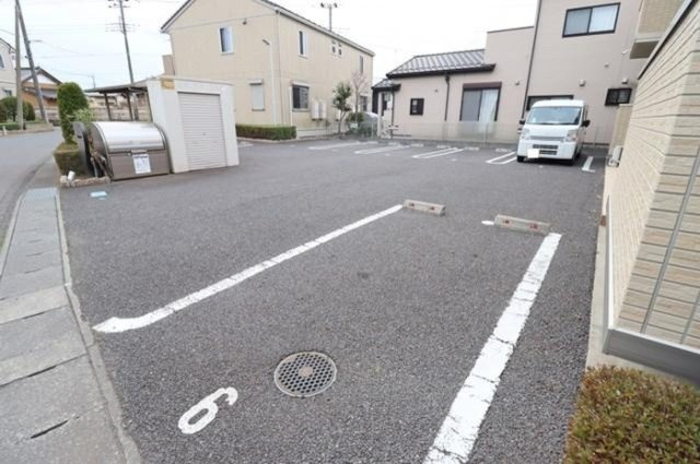 Amour（アムール）の駐車場