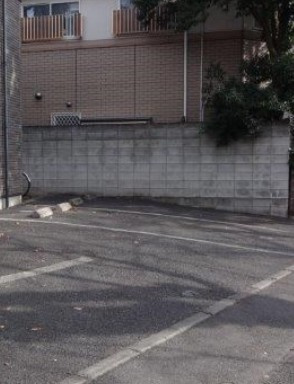 小金井市東町５丁目のアパートの駐車場