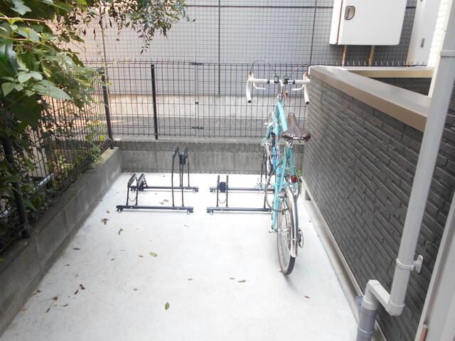 川崎市多摩区菅馬場１丁目のアパートのその他共用部分|自転車置場