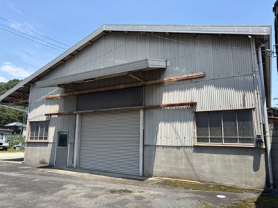 【外観】 | 倉庫付き土地　船穂町水江　全1区画 | 土地上倉庫。解体せず残します。
