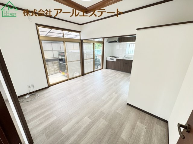 姫路市下手野4丁目　　　中古戸建の居間・リビング