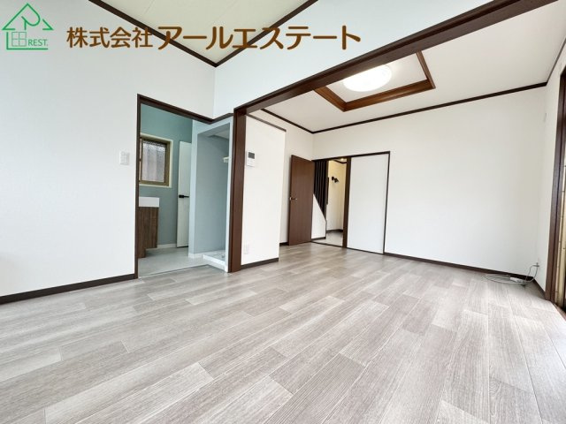 姫路市下手野4丁目　　　中古戸建の居間・リビング
