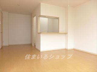 グレイスヴィラ・アラタニの居間・リビング|人気の対面キッチン