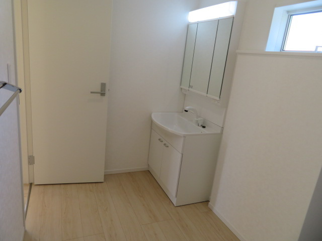 高崎市吉井町神保第２（全2棟）1号棟の独立洗面台