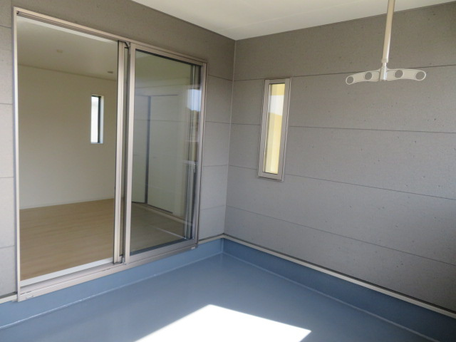 高崎市吉井町神保第２（全2棟）2号棟のバルコニー
