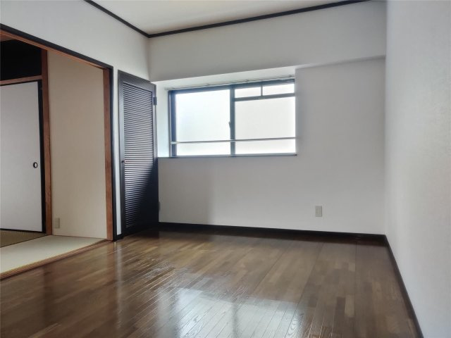 第2小林ビルの洋室