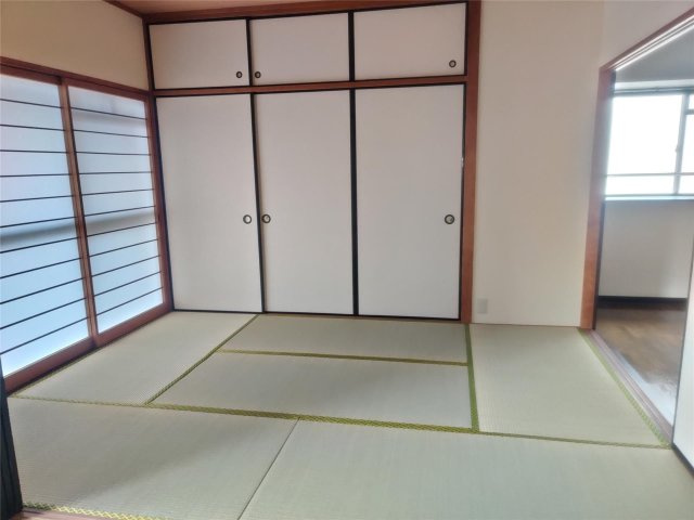 第2小林ビルの和室