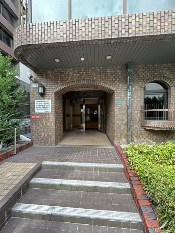 進和難波ハイライフのエントランス