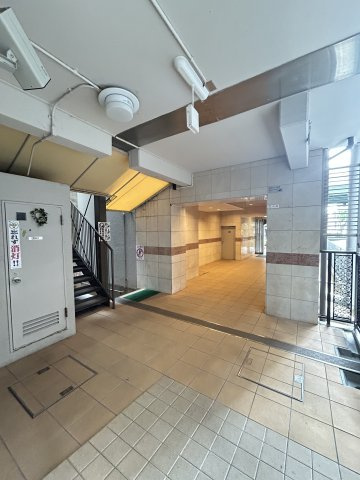 進和難波ハイライフのロビー