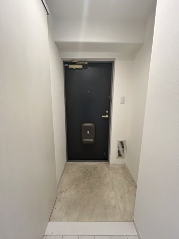 進和難波ハイライフの玄関
