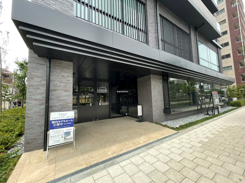 シエリアタワーなんばのエントランス