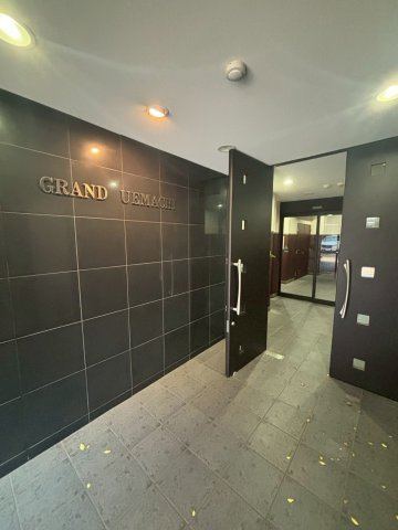 グランド上町のエントランス