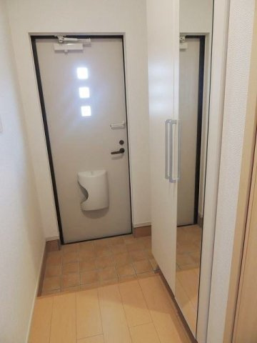 グロリアの玄関|シューズボックス有り