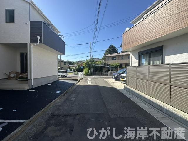 平塚市中里　新築戸建　全2棟の前面道路含む現地写真|現地外観