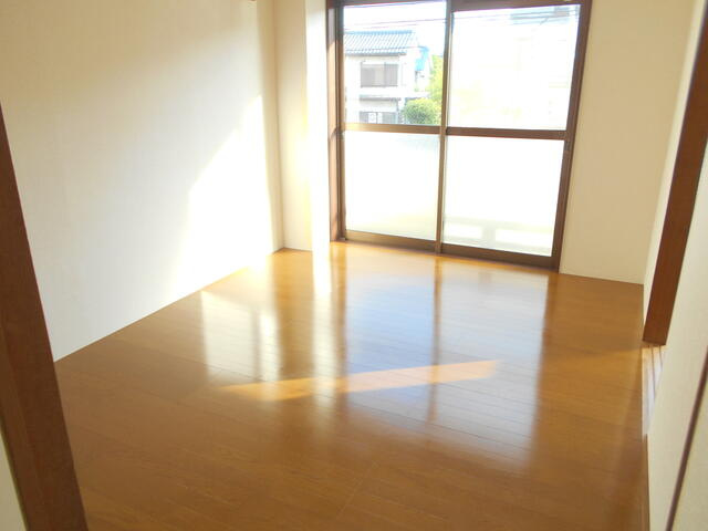 川崎市多摩区菅北浦１丁目の賃貸マンションの洋室