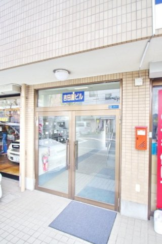 川崎市多摩区菅北浦１丁目の賃貸マンションのエントランス