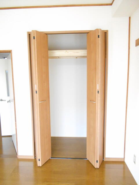 川崎市多摩区菅北浦１丁目の賃貸マンションの収納