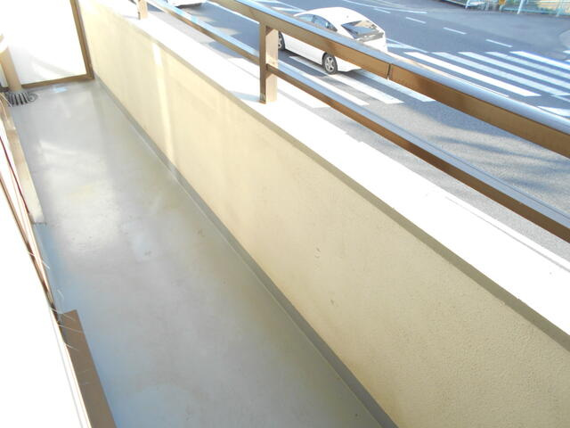 川崎市多摩区菅北浦１丁目の賃貸マンションのバルコニー
