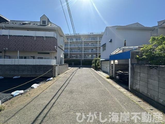 平塚市黒部丘　売地の前面道路含む現地写真|現地外観