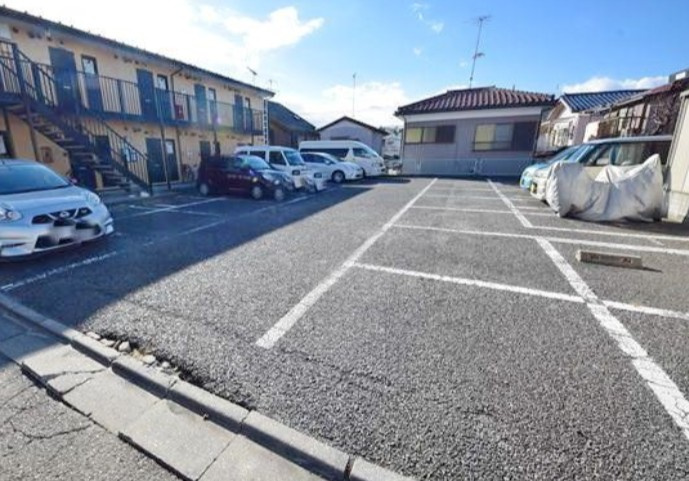 アムールＡ＆Ａの駐車場