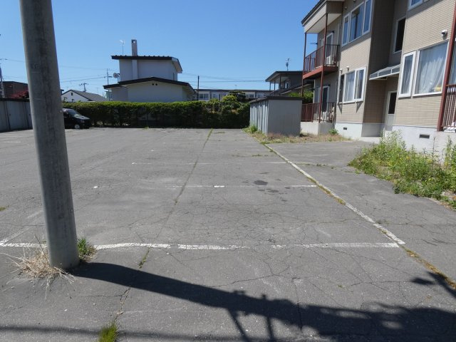 コーポエストリータの駐車場
