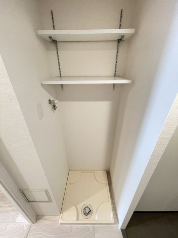 セレニテ神戸駅前アリエの居間・リビング