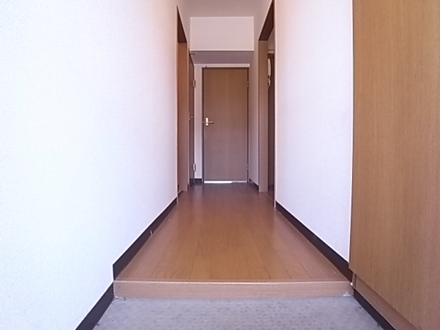 アルベアーレ大町の玄関