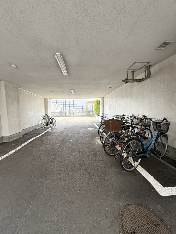 フローラル南27条の駐輪場