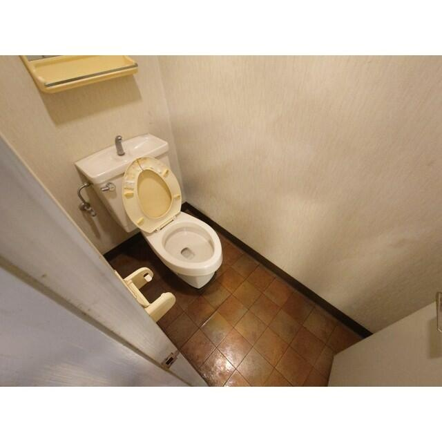 グランドステータス寿賀原ビルのトイレ