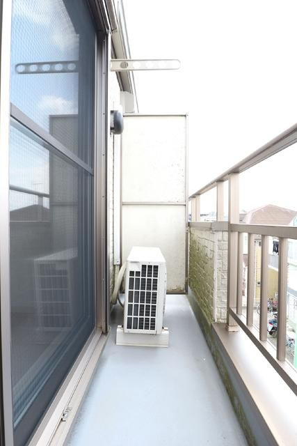 町田市木曽東３丁目のアパートのバルコニー