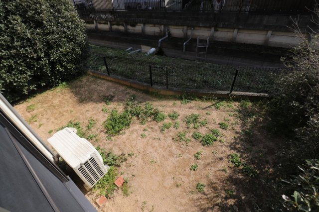 シャーメゾン桑野のバルコニー|お洗濯にも便利なバルコニー付き※別号室のお写真になります。