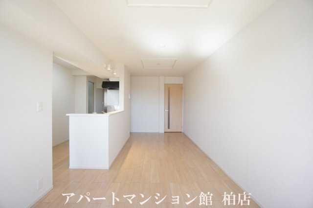 プランドール　Bの居間・リビング