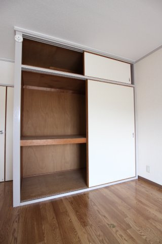 イリノハイツの収納