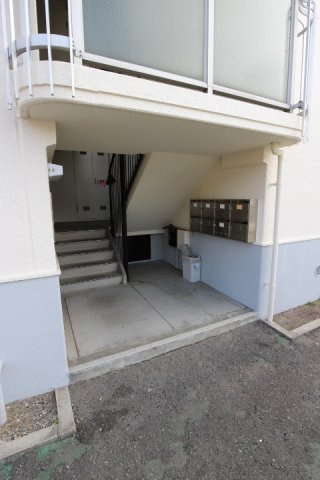 イリノハイツのエントランス