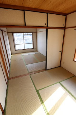 イリノハイツの和室