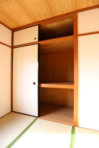 イリノハイツの収納