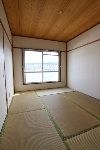イリノハイツの和室