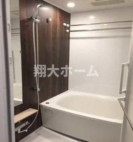 ヴィウーローズメイゾン西新井本町の浴室