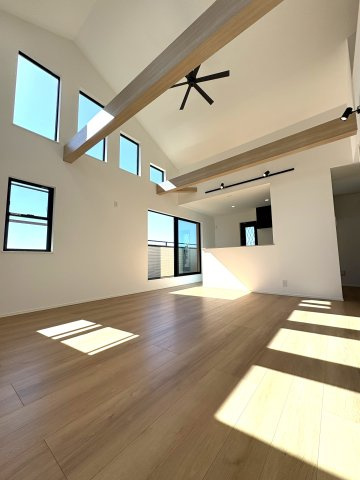 FUJI VIEW RESIDENCE｜空と緑を感じる、湘南のゆとり暮らし。の居間・リビング