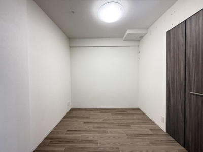 【洋室】 | プレサンス野江内代ペルティエ