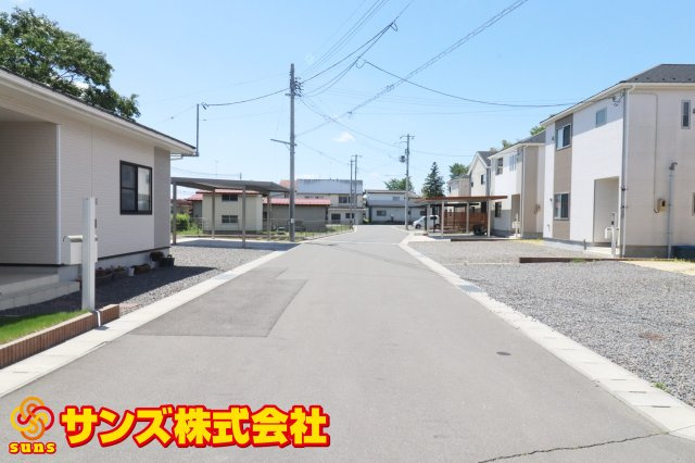 矢吹町小松第６　　　１号棟　　　善郷小学校、矢吹中学区の外観|東側前面道路
