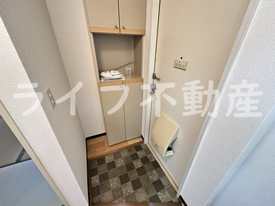 グリーンハイツ吉川の玄関|明るい玄関です