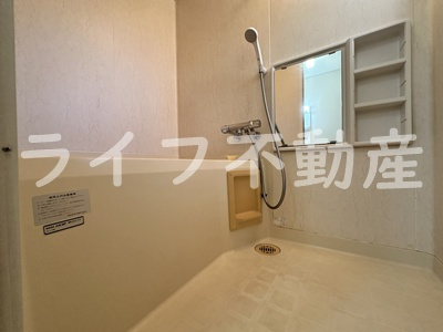 グリーンハイツ吉川の浴室|コンパクトで使いやすいお風呂です