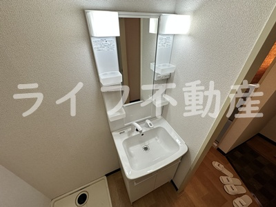 グリーンハイツ吉川の独立洗面台|使いやすい独立洗面台です
