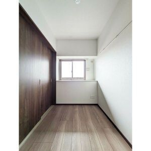 パグーロ城西の寝室