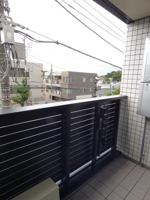 横浜市神奈川区片倉１丁目の賃貸マンションのバルコニー