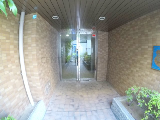 【エントランス】 | アジュール江坂