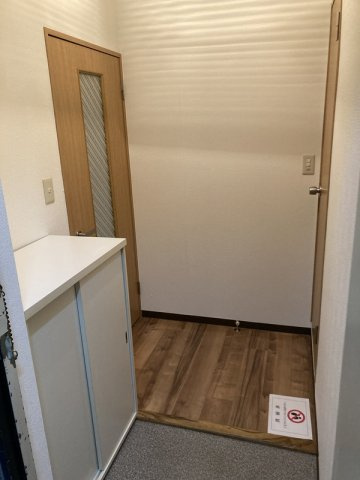 LAZFITHユーカリが丘の玄関